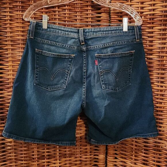 Levi's 545 Shorts 10 - Picture 4 of 8